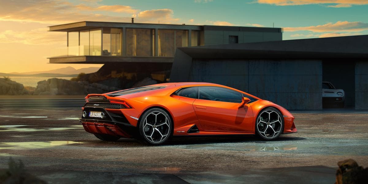 Lamborghini Huracan Evo (2019 onwards) rear view | The Car Expert