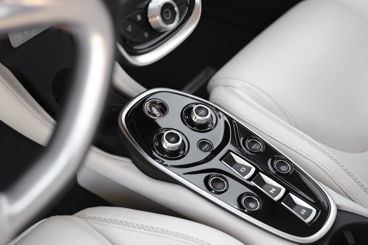 McLaren GT review 2019 - interior detail | The Car Expert