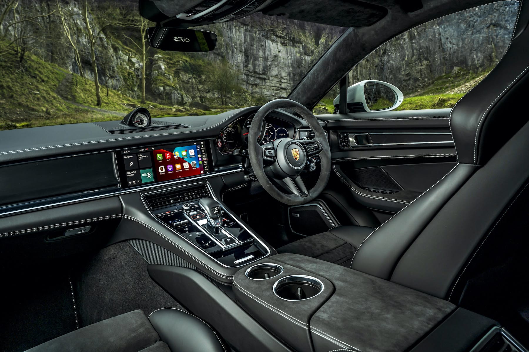 Porsche Panamera (2017 onwards) – interior and dashboard