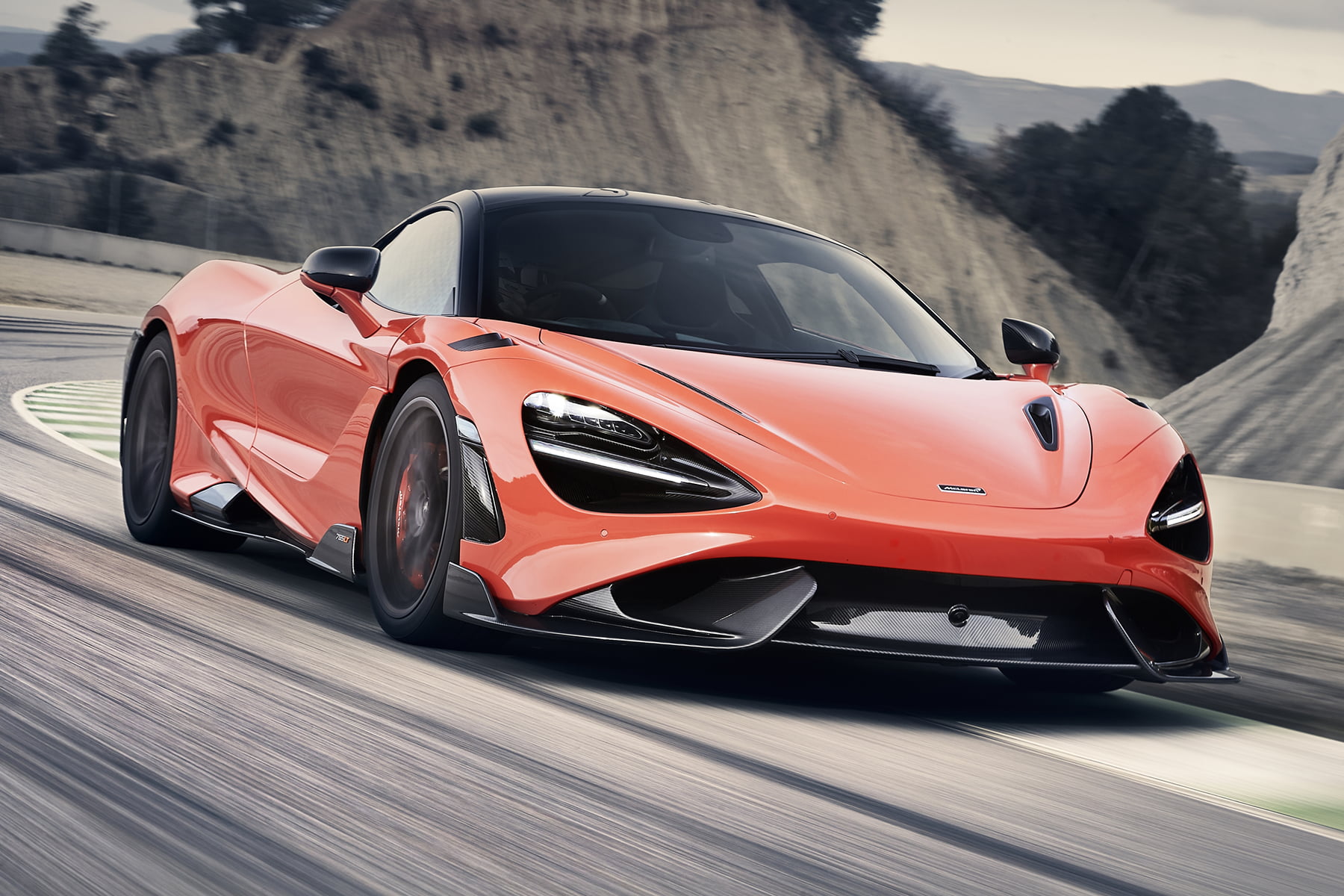 McLaren 765LT front view | Expert Rating
