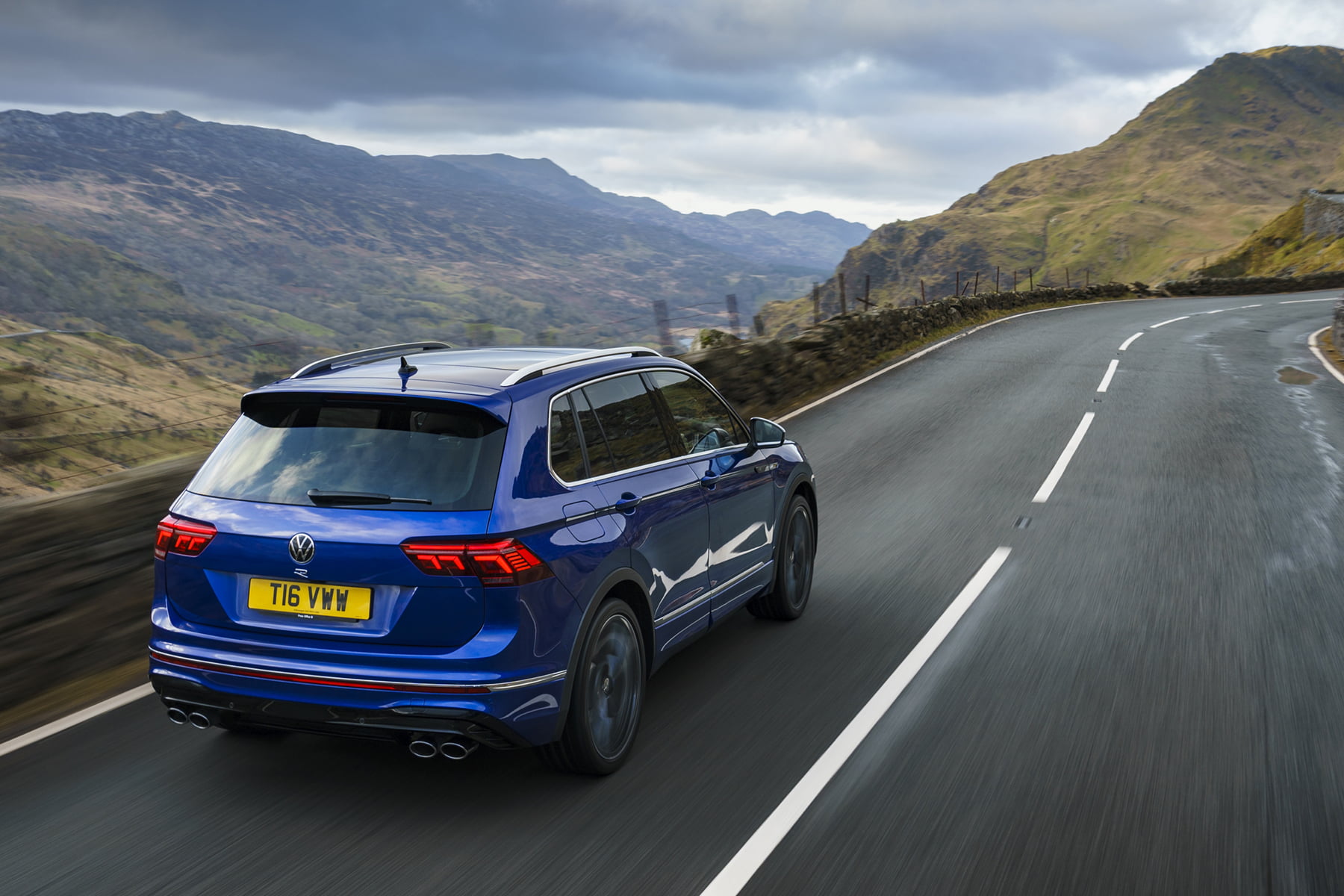 Volkswagen Tiguan R rear view | Expert Rating